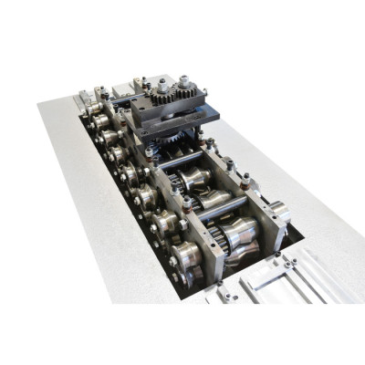 Pittsburgh S-cleat C-drive machine plus Flanger attachment 