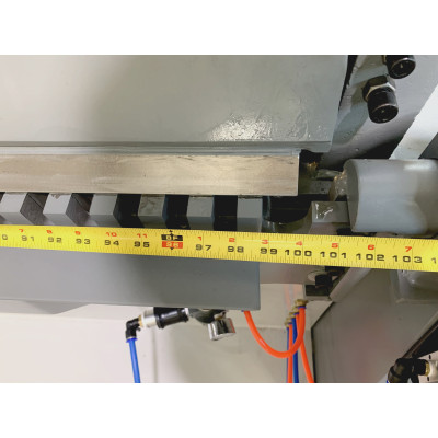 Pneumatic Rectangular Duct Folding Machine 